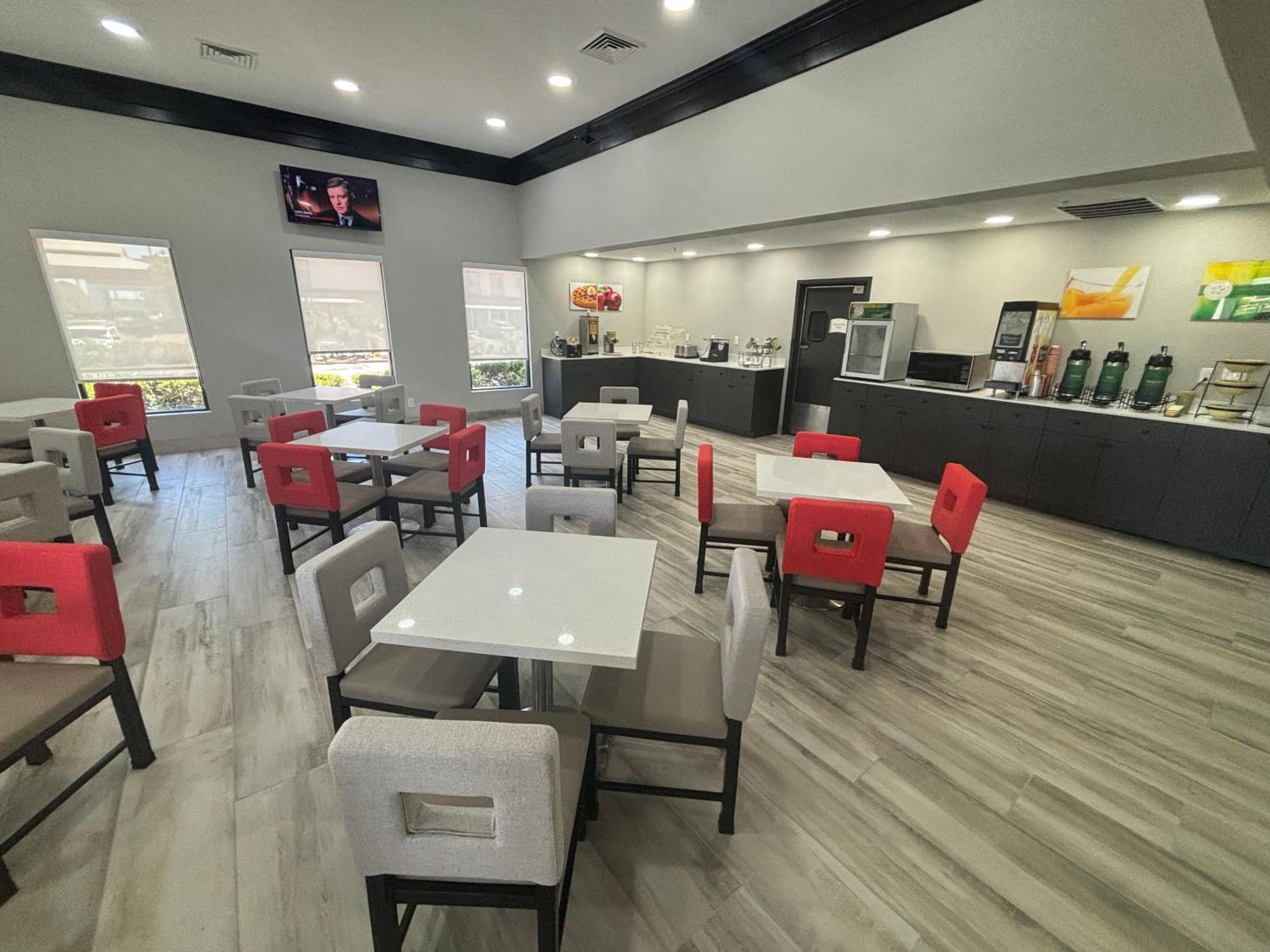 机场大道i-65凯艺套房酒店 莫比尔 外观 照片